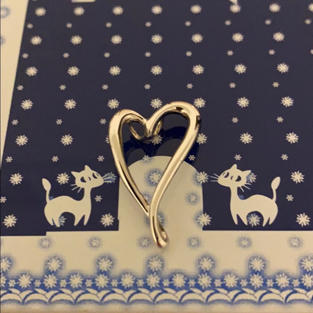 Sterling silver mini heart pendent